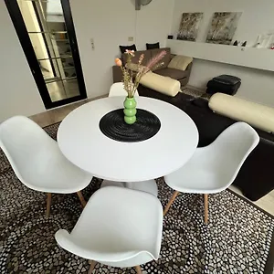 cosy-1-bedroom-apartment-900m-from-beach.bruges-hotels.info/